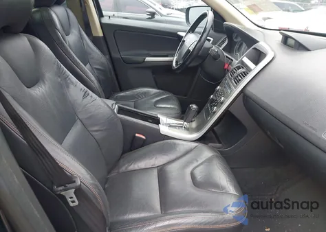 2010 Volvo Xc60 3.2 z USA, uszkodzony, nr VIN YV4960DZ1A2050990